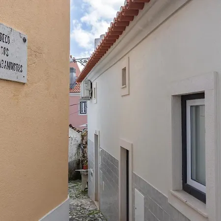 Estrela Escape 1 By Lovelystay