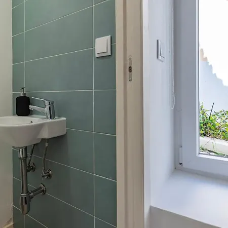 Estrela Escape 1 By Lovelystay Apartment